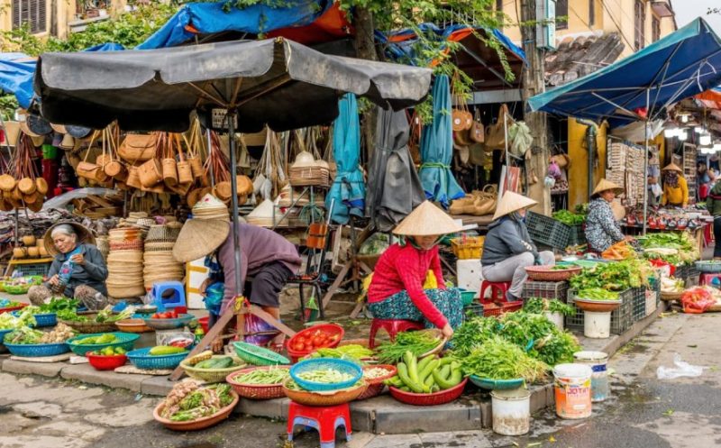 Hoian Walking City Tour – Boat Ride – Release Flower Lantern