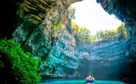 Guided Phong Nha Famiy Holiday Package