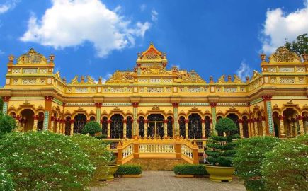 Chua Vinh Trang Jenny Vietnam Travel