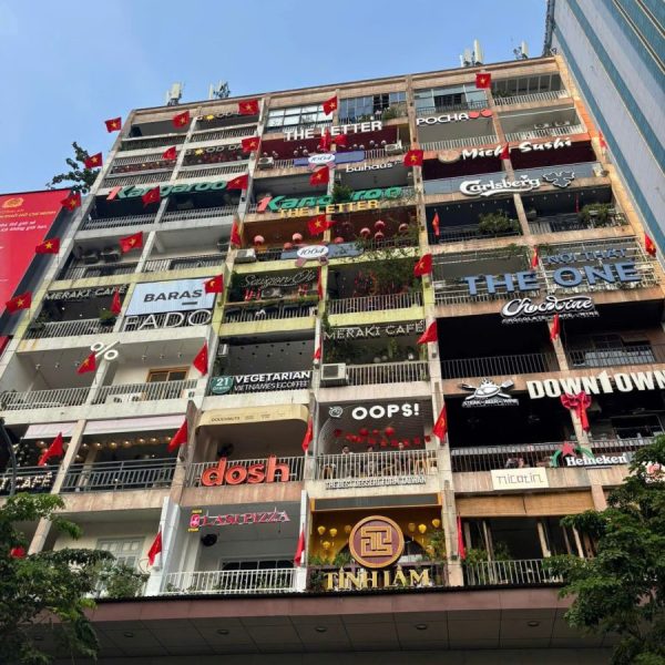 SAIGON BY NIGHT & STREET FOOD TOUR