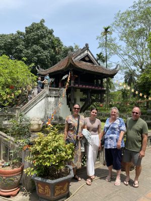 Jenny Vietnam Travel Joelene And Family One Pillar Pagoda
